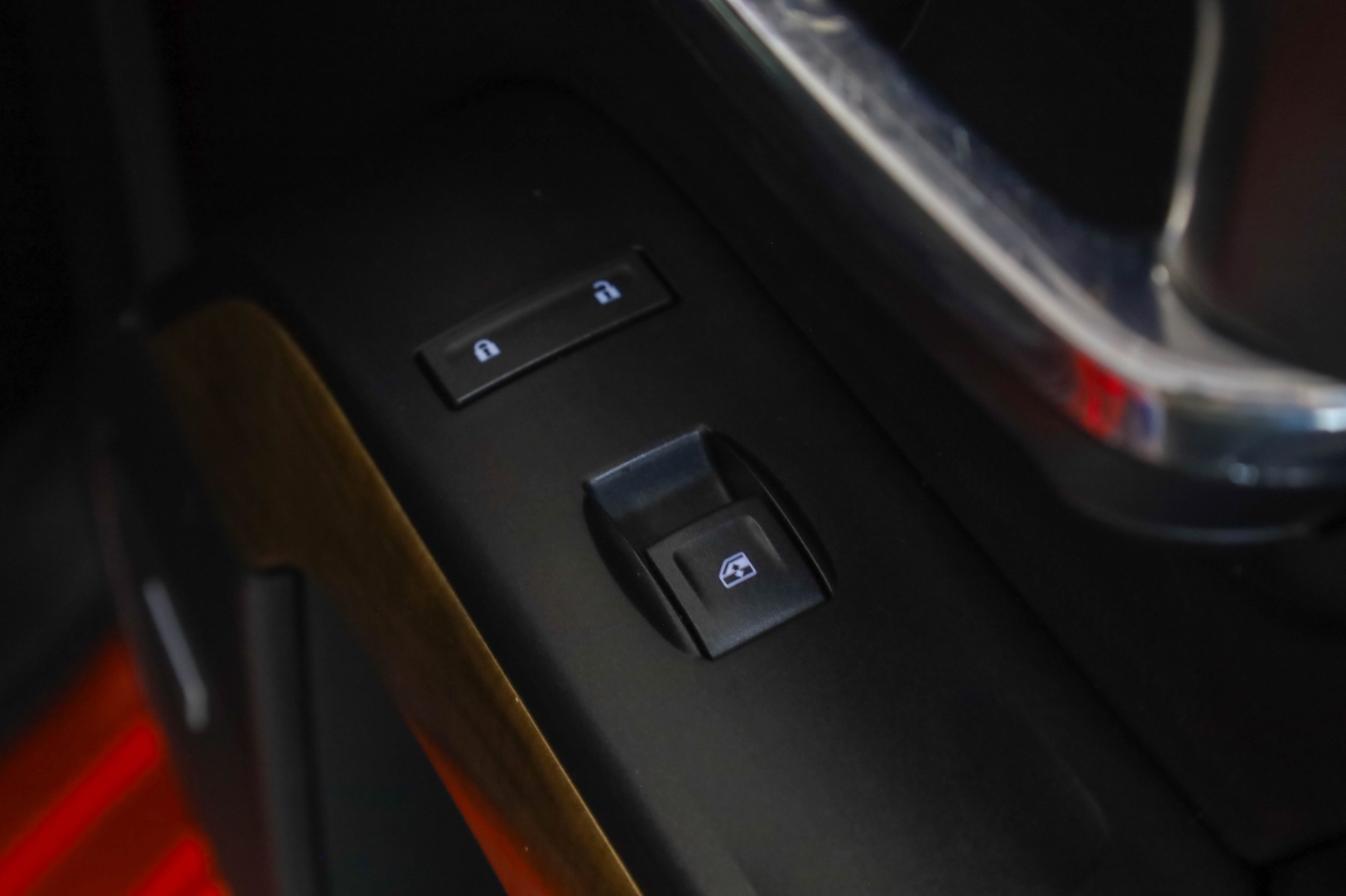 Chevrolet Silverado 1500 4WD Crew Cab 143.5" LTZ w/1LZ 2017