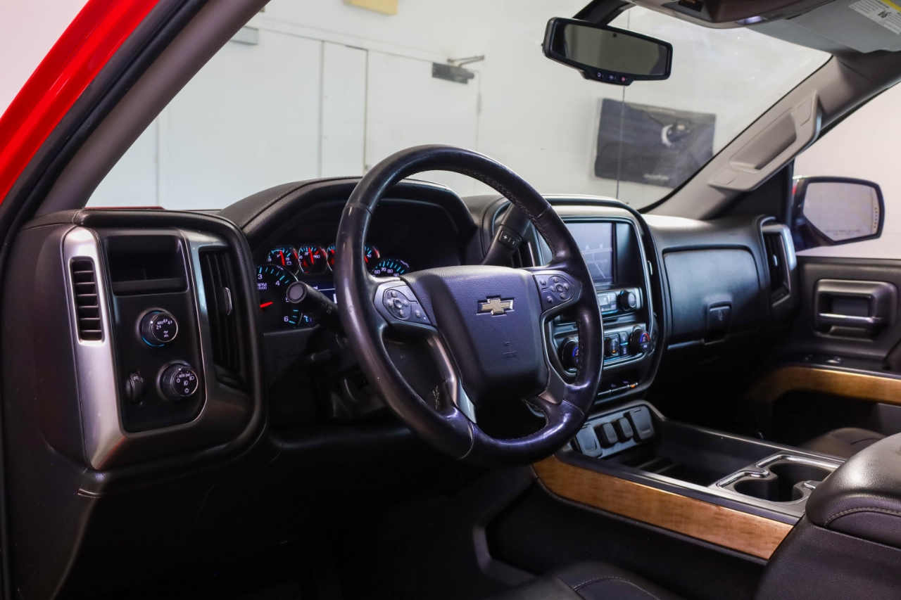 Chevrolet Silverado 1500 4WD Crew Cab 143.5" LTZ w/1LZ 2017