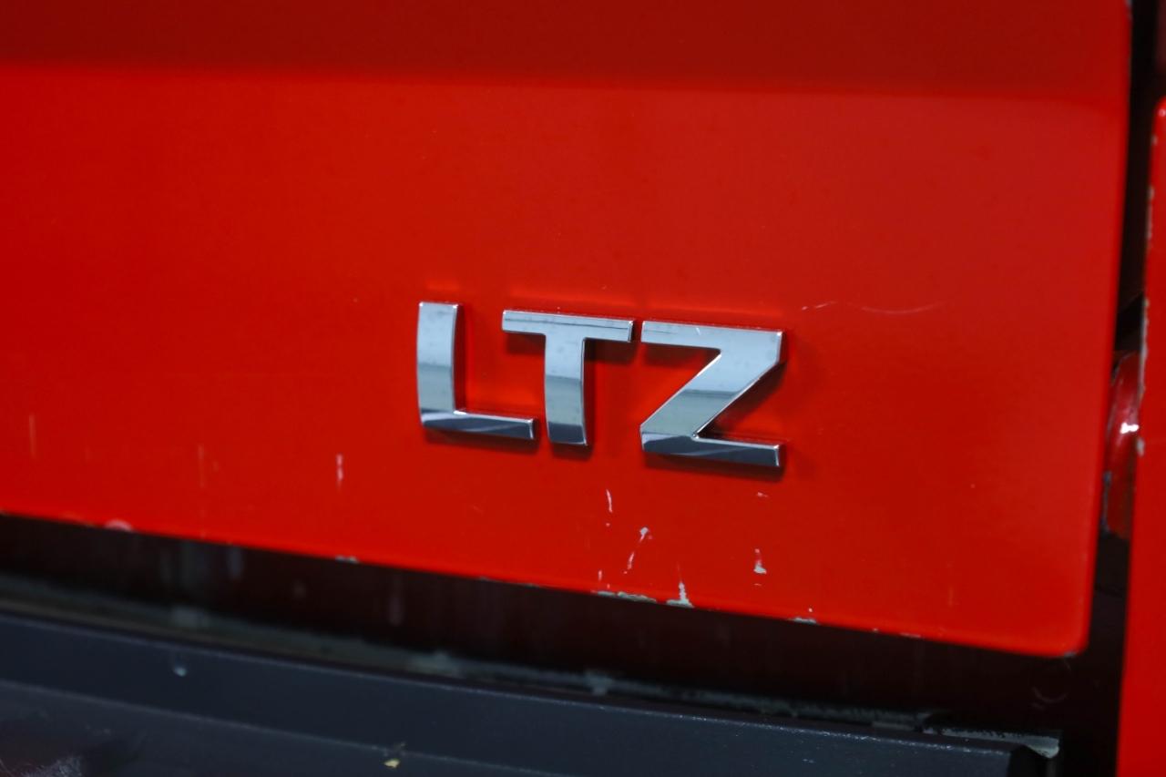 Chevrolet Silverado 1500 4WD Crew Cab 143.5" LTZ w/1LZ 2017