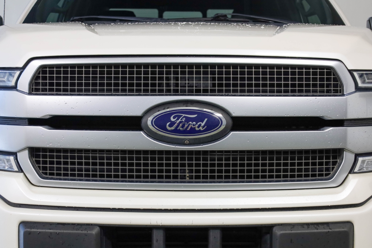 Ford F-150 King Ranch 4WD SuperCrew 5.5' Box 2019 Ford F-150 King Ranch 4WD SuperCrew 5.5' Box 2019