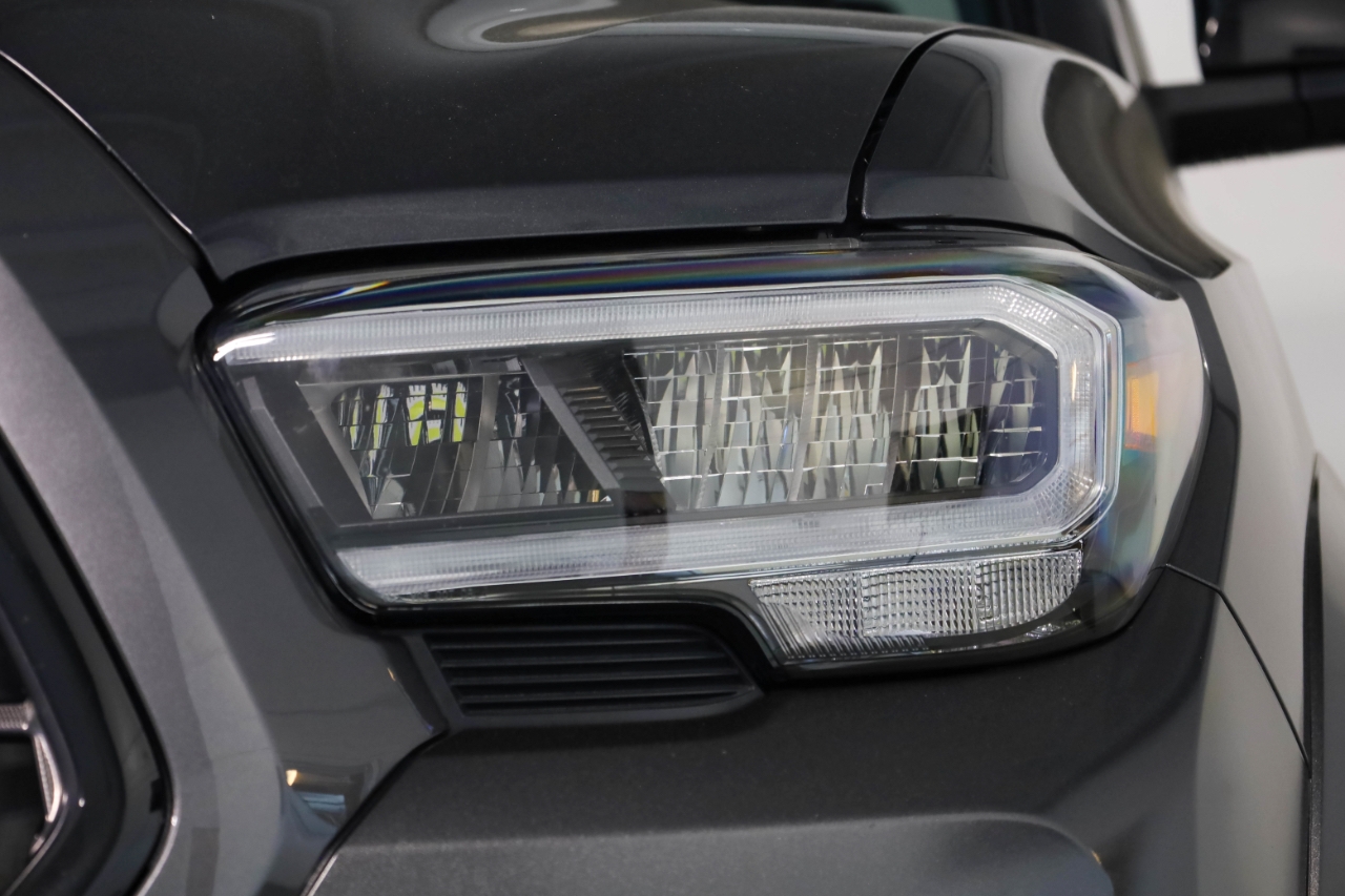 Toyota Tacoma 4WD Limited Double Cab 5' Bed V6 AT (Natl) 2023