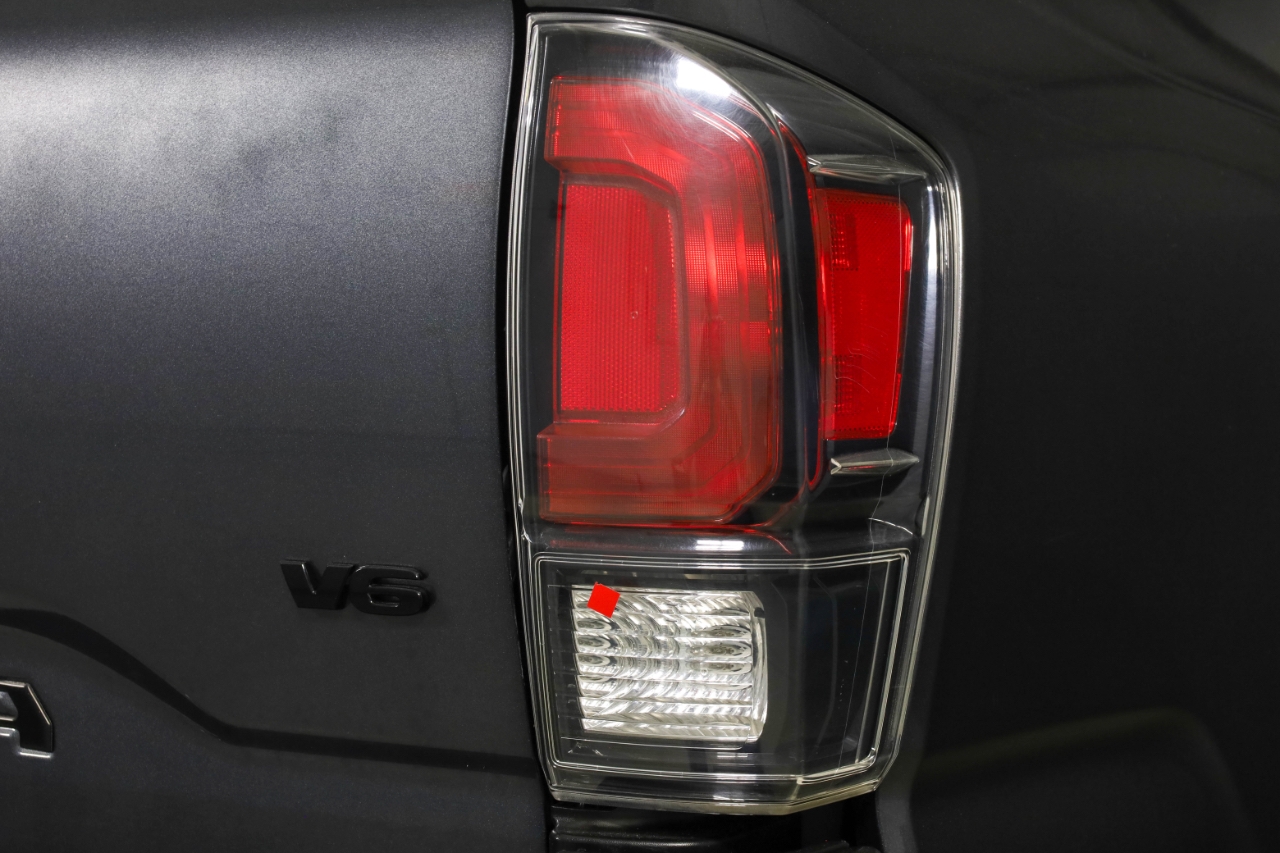 Toyota Tacoma 4WD Limited Double Cab 5' Bed V6 AT (Natl) 2023