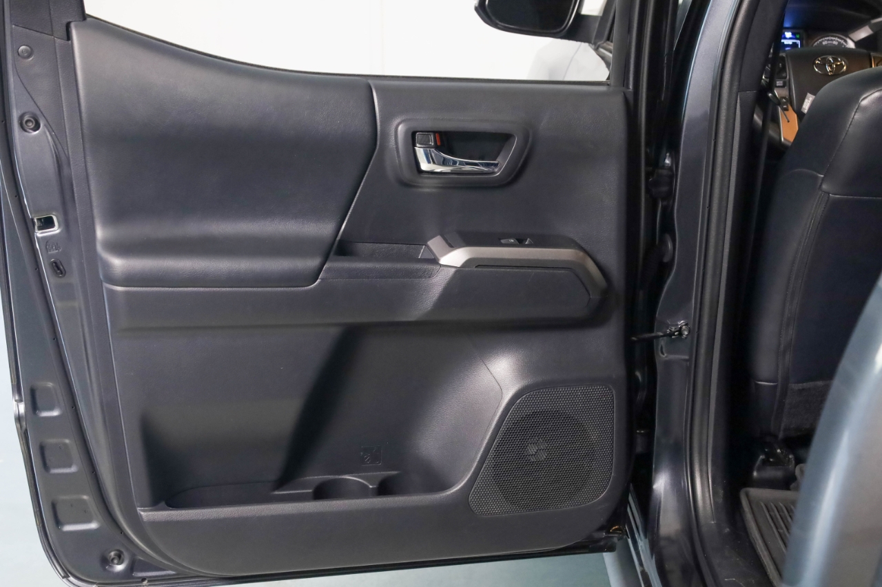 Toyota Tacoma 4WD Limited Double Cab 5' Bed V6 AT (Natl) 2023