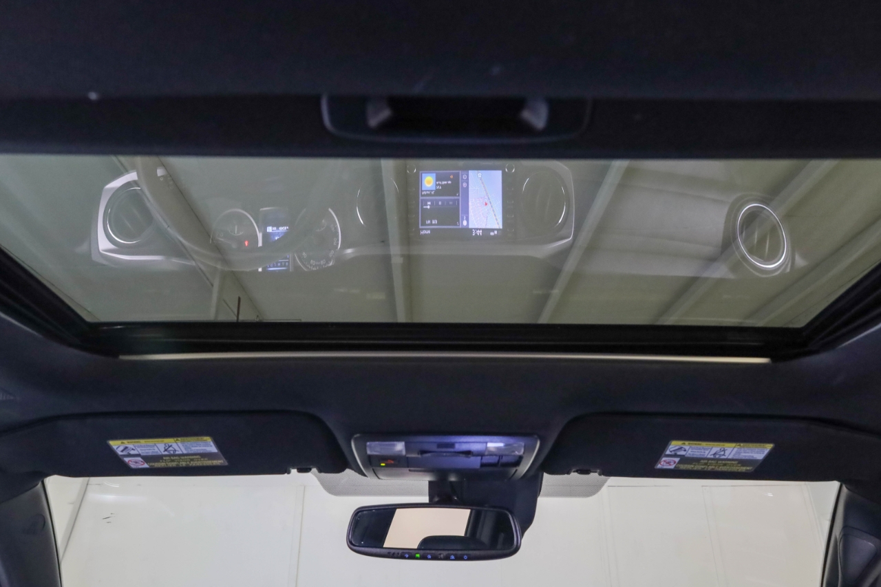 Toyota Tacoma 4WD Limited Double Cab 5' Bed V6 AT (Natl) 2023