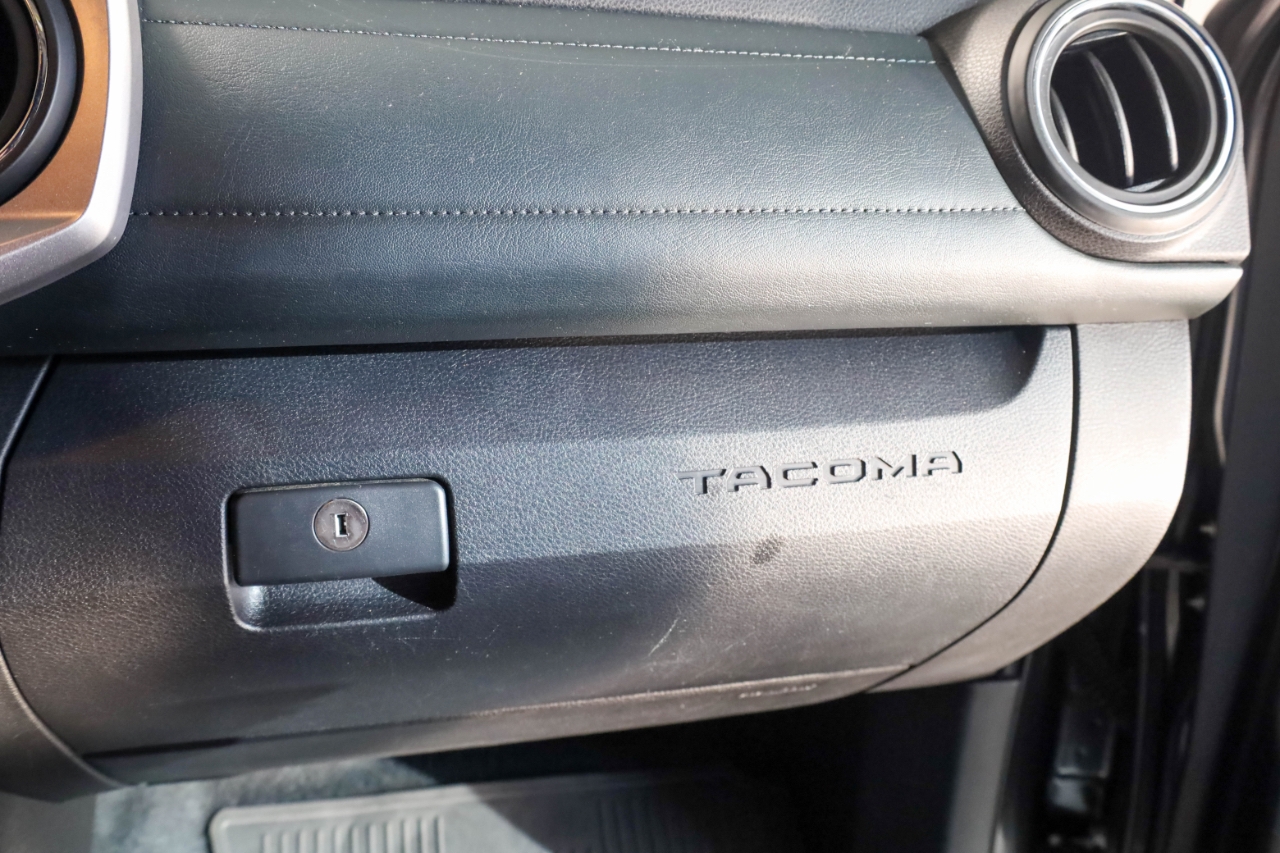 Toyota Tacoma 4WD Limited Double Cab 5' Bed V6 AT (Natl) 2023