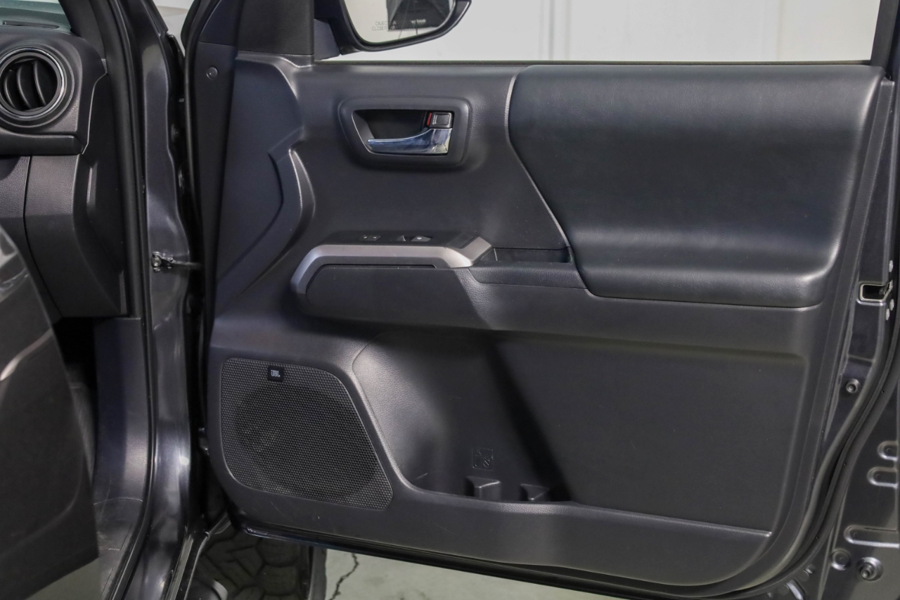 Toyota Tacoma 4WD Limited Double Cab 5' Bed V6 AT (Natl) 2023