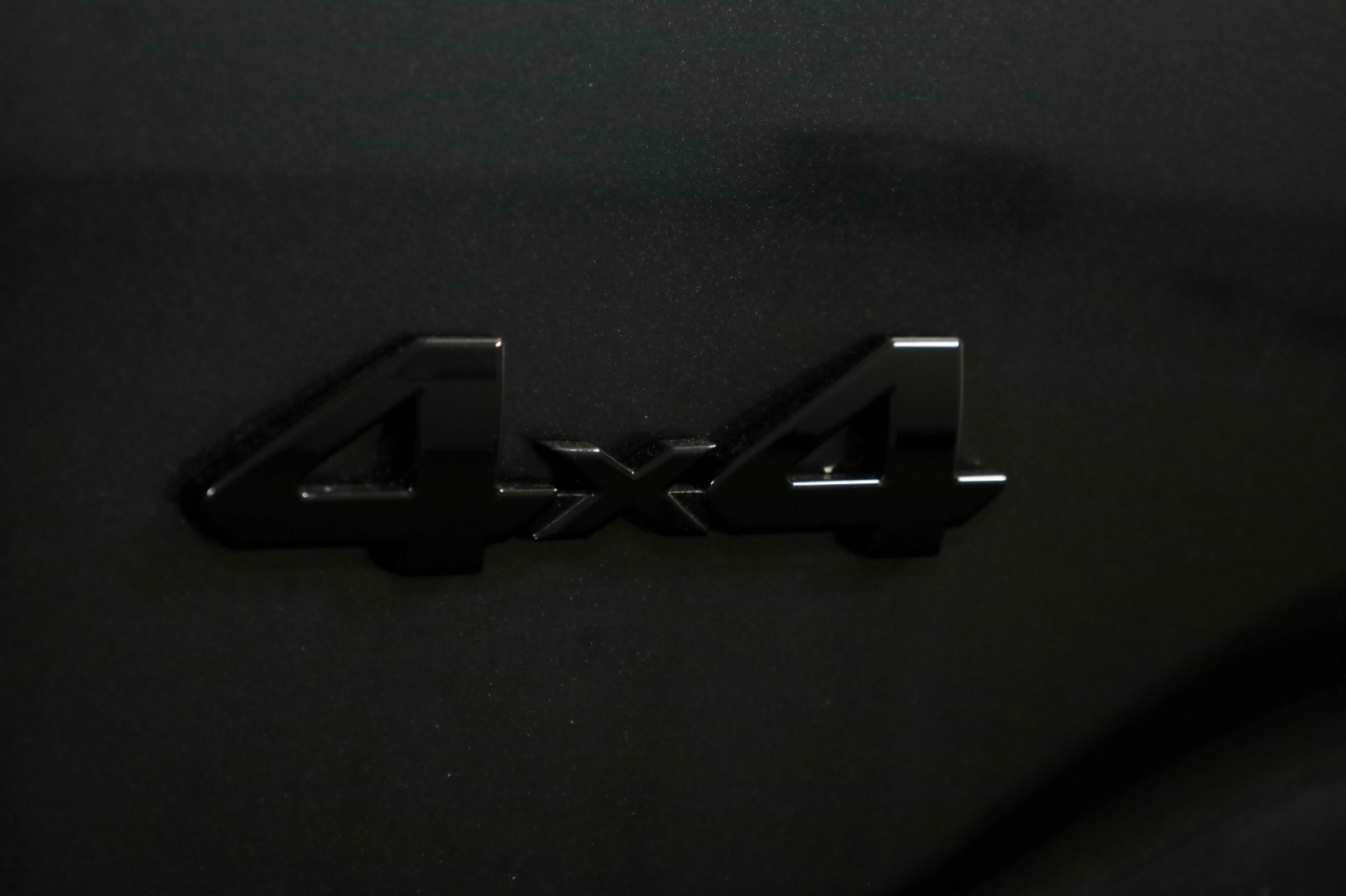 Toyota Tacoma 4WD Limited Double Cab 5' Bed V6 AT (Natl) 2023