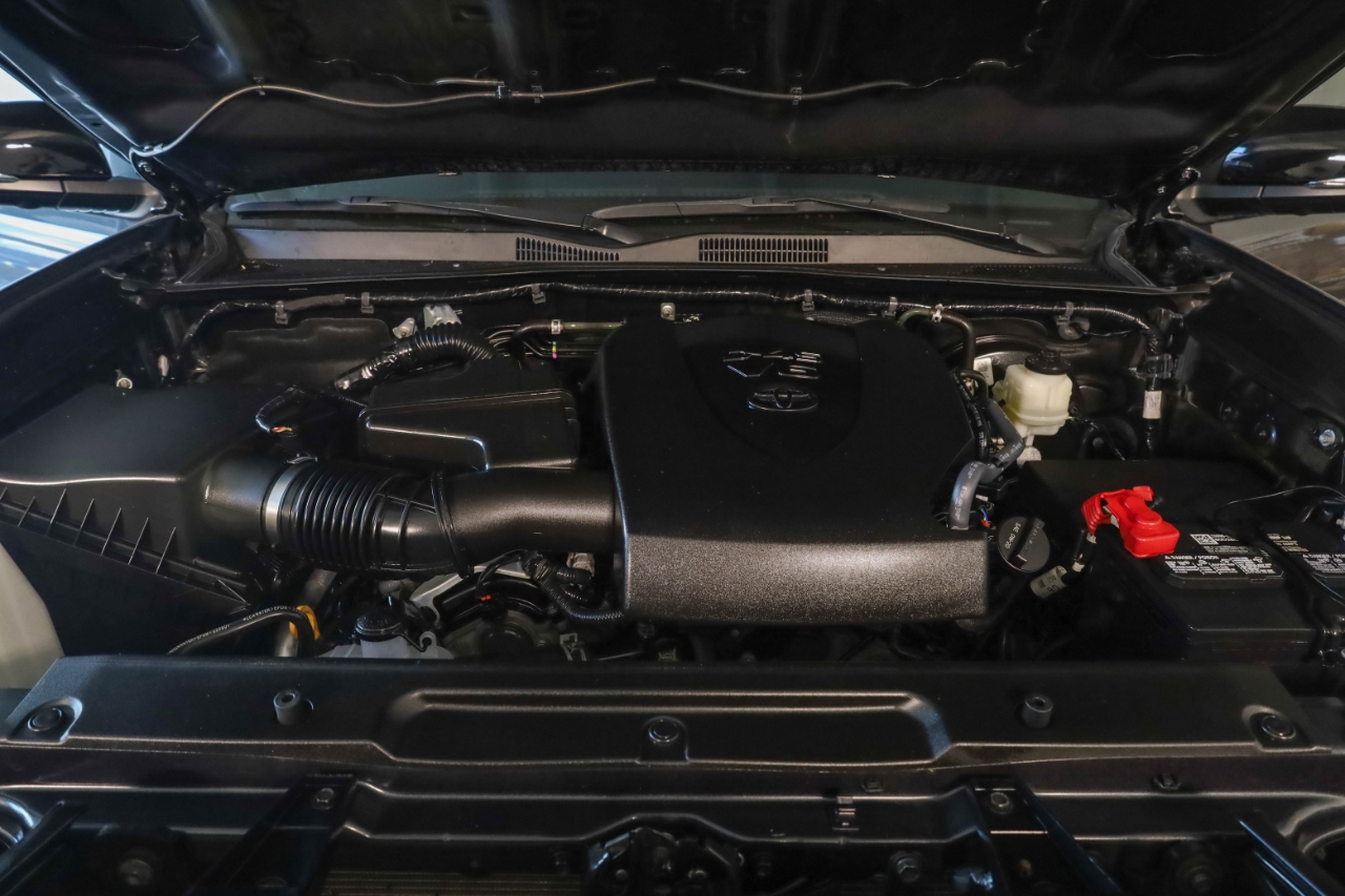 Toyota Tacoma 4WD Limited Double Cab 5' Bed V6 AT (Natl) 2023