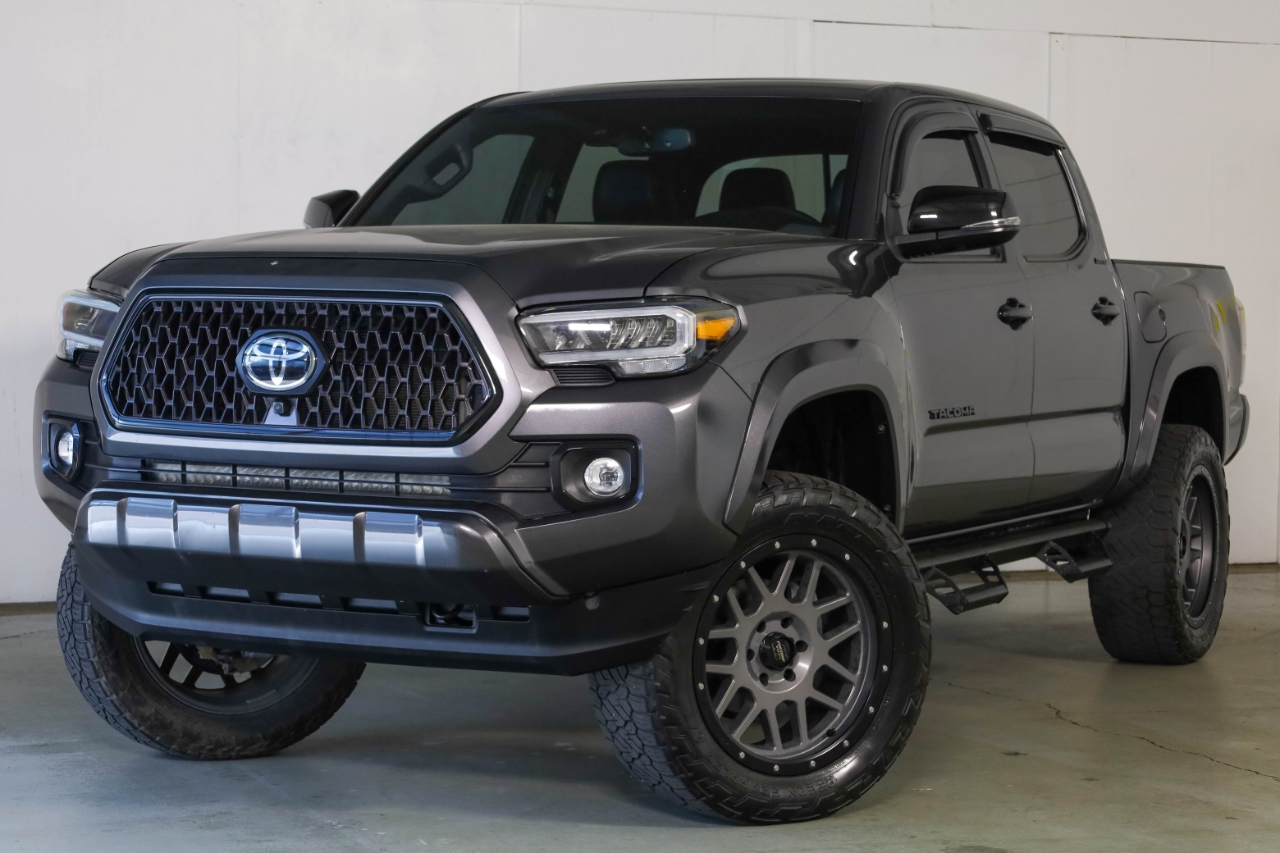 Toyota Tacoma 4WD Limited Double Cab 5' Bed V6 AT (Natl) 2023