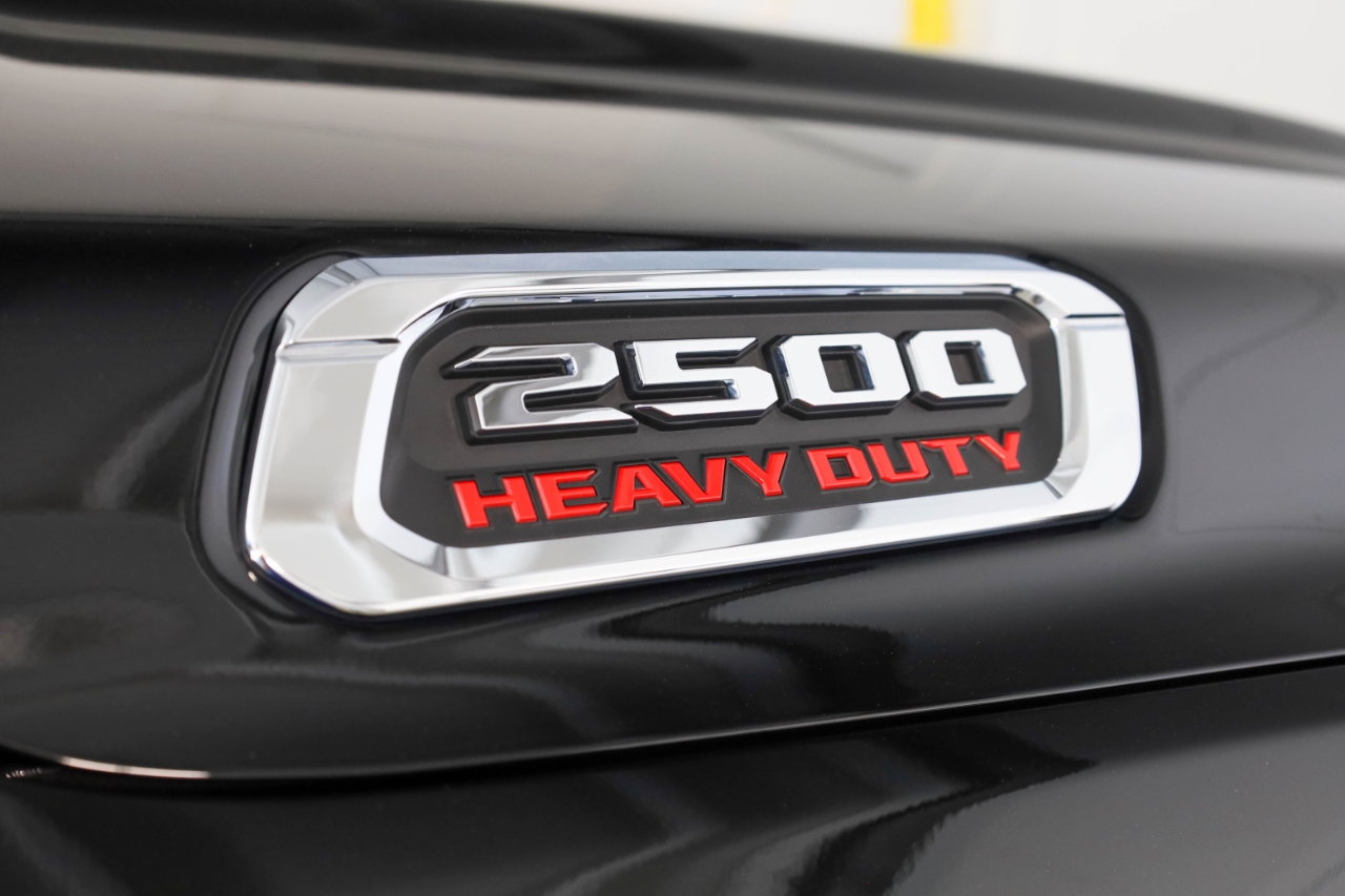 RAM 2500 Big Horn 4x4 Crew Cab 6'4" Box 2024 RAM 2500 Big Horn 4x4 Crew Cab 6'4" Box 2024