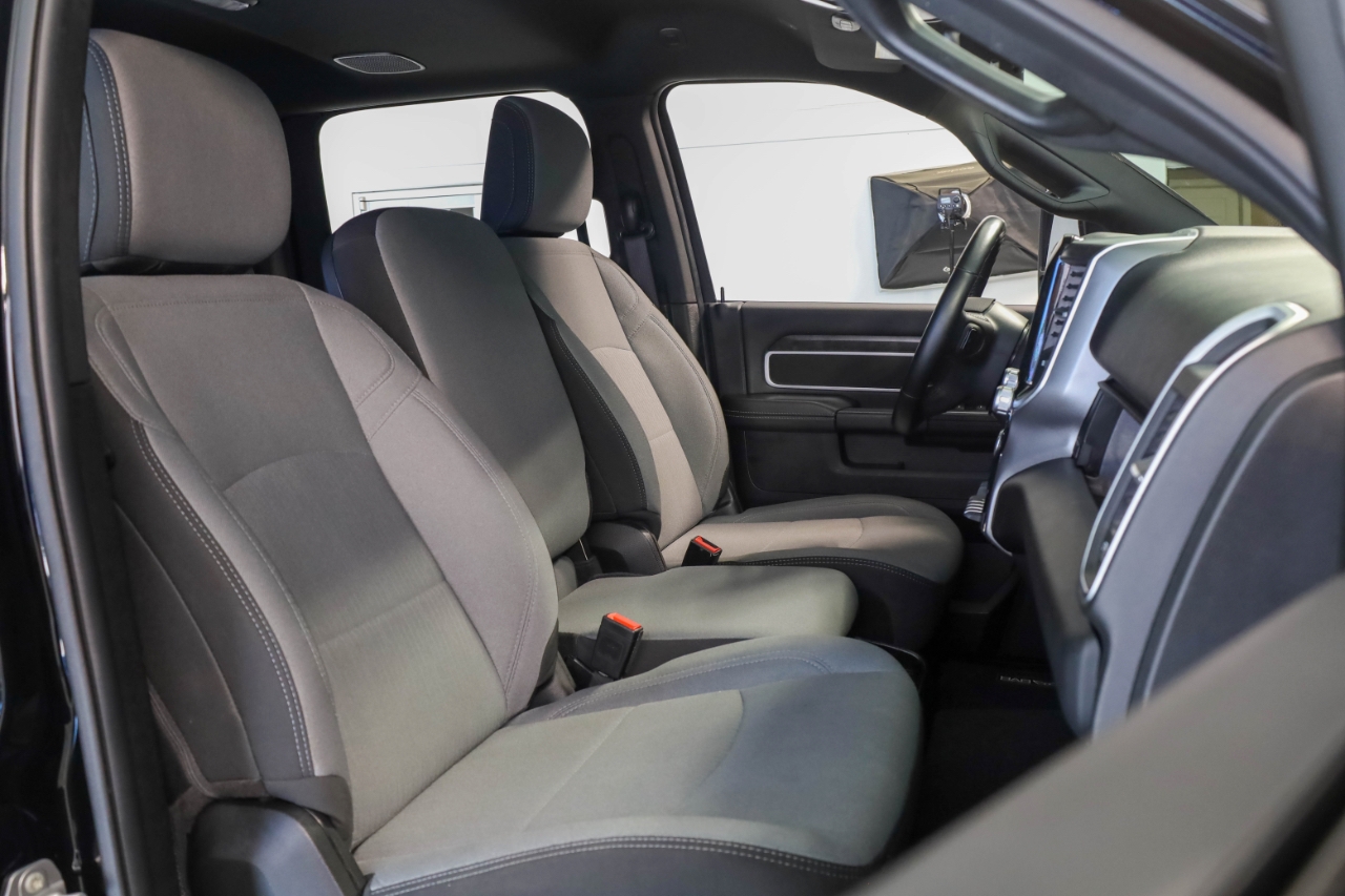 RAM 2500 Big Horn 4x4 Crew Cab 6'4" Box 2024 RAM 2500 Big Horn 4x4 Crew Cab 6'4" Box 2024