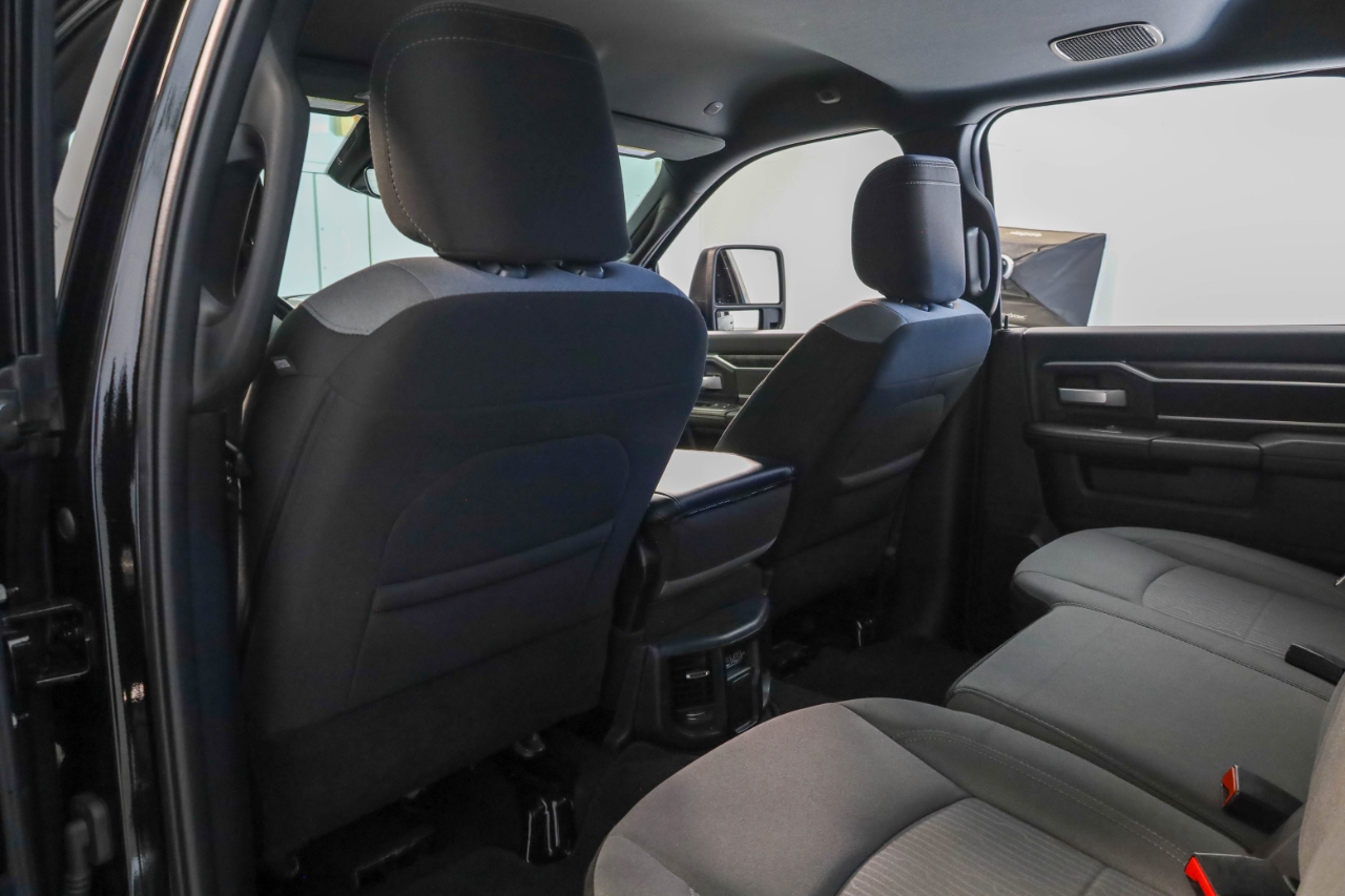 RAM 2500 Big Horn 4x4 Crew Cab 6'4" Box 2024 RAM 2500 Big Horn 4x4 Crew Cab 6'4" Box 2024