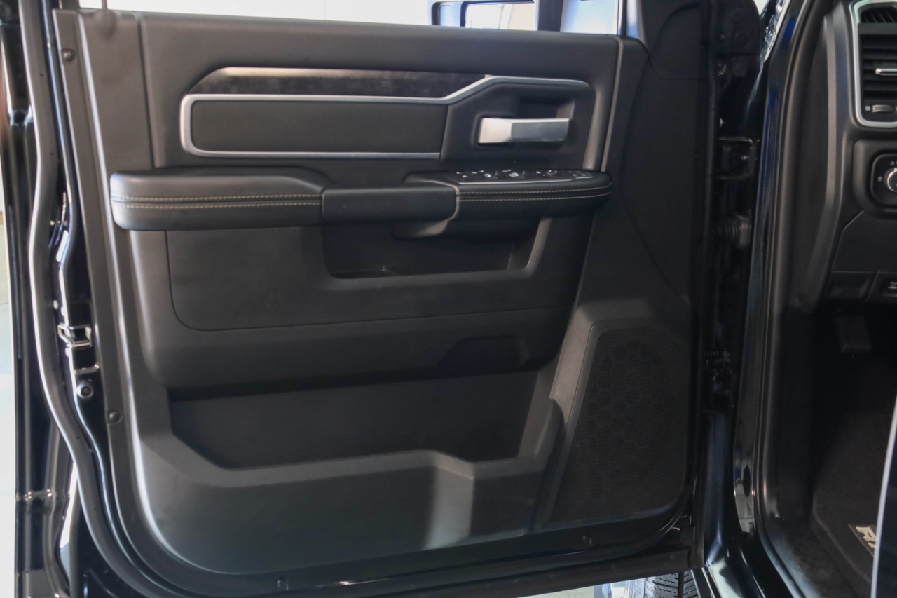 RAM 2500 Big Horn 4x4 Crew Cab 6'4" Box 2024 RAM 2500 Big Horn 4x4 Crew Cab 6'4" Box 2024