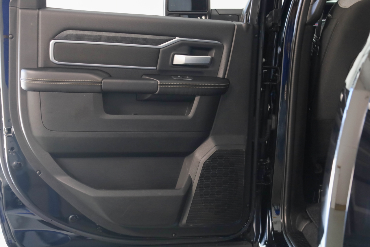 RAM 2500 Big Horn 4x4 Crew Cab 6'4" Box 2024 RAM 2500 Big Horn 4x4 Crew Cab 6'4" Box 2024