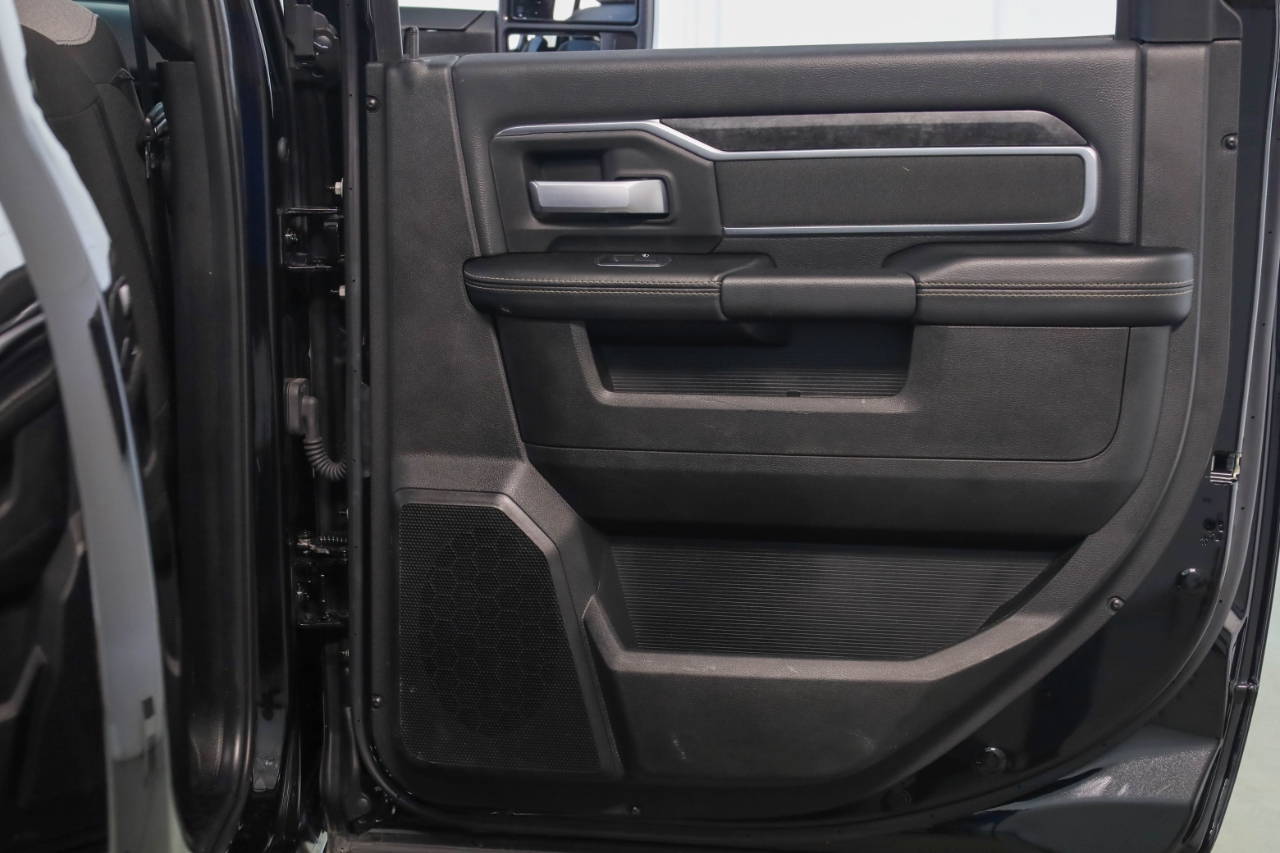 RAM 2500 Big Horn 4x4 Crew Cab 6'4" Box 2024 RAM 2500 Big Horn 4x4 Crew Cab 6'4" Box 2024