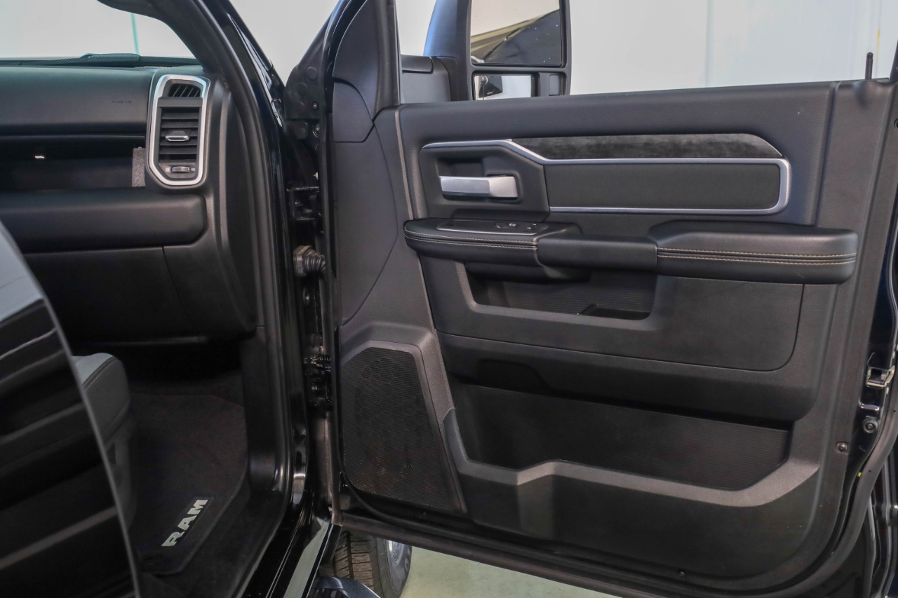 RAM 2500 Big Horn 4x4 Crew Cab 6'4" Box 2024 RAM 2500 Big Horn 4x4 Crew Cab 6'4" Box 2024