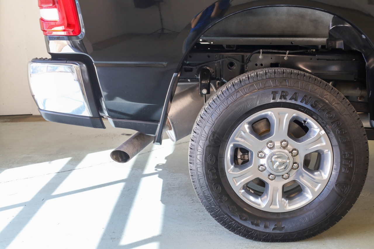 RAM 2500 Big Horn 4x4 Crew Cab 6'4" Box 2024 RAM 2500 Big Horn 4x4 Crew Cab 6'4" Box 2024