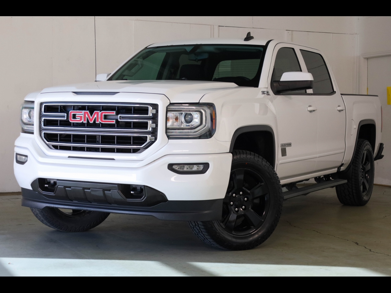 2017 GMC Sierra 1500 4WD Crew Cab 143.5" SLE