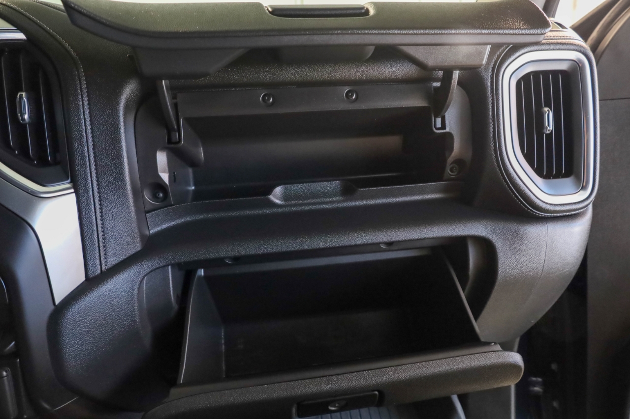 Chevrolet Silverado 1500 4WD Crew Cab 147" RST 2021