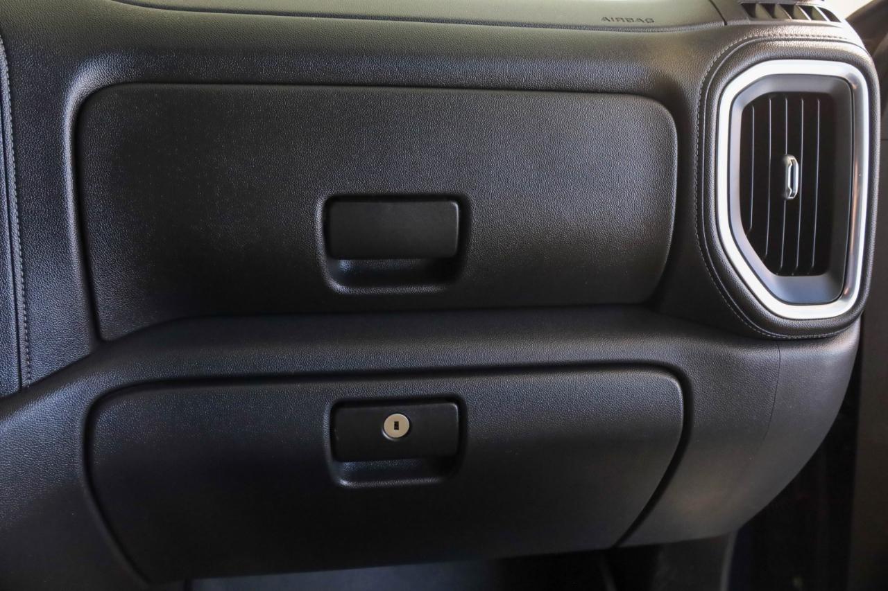 Chevrolet Silverado 1500 4WD Crew Cab 147" RST 2021