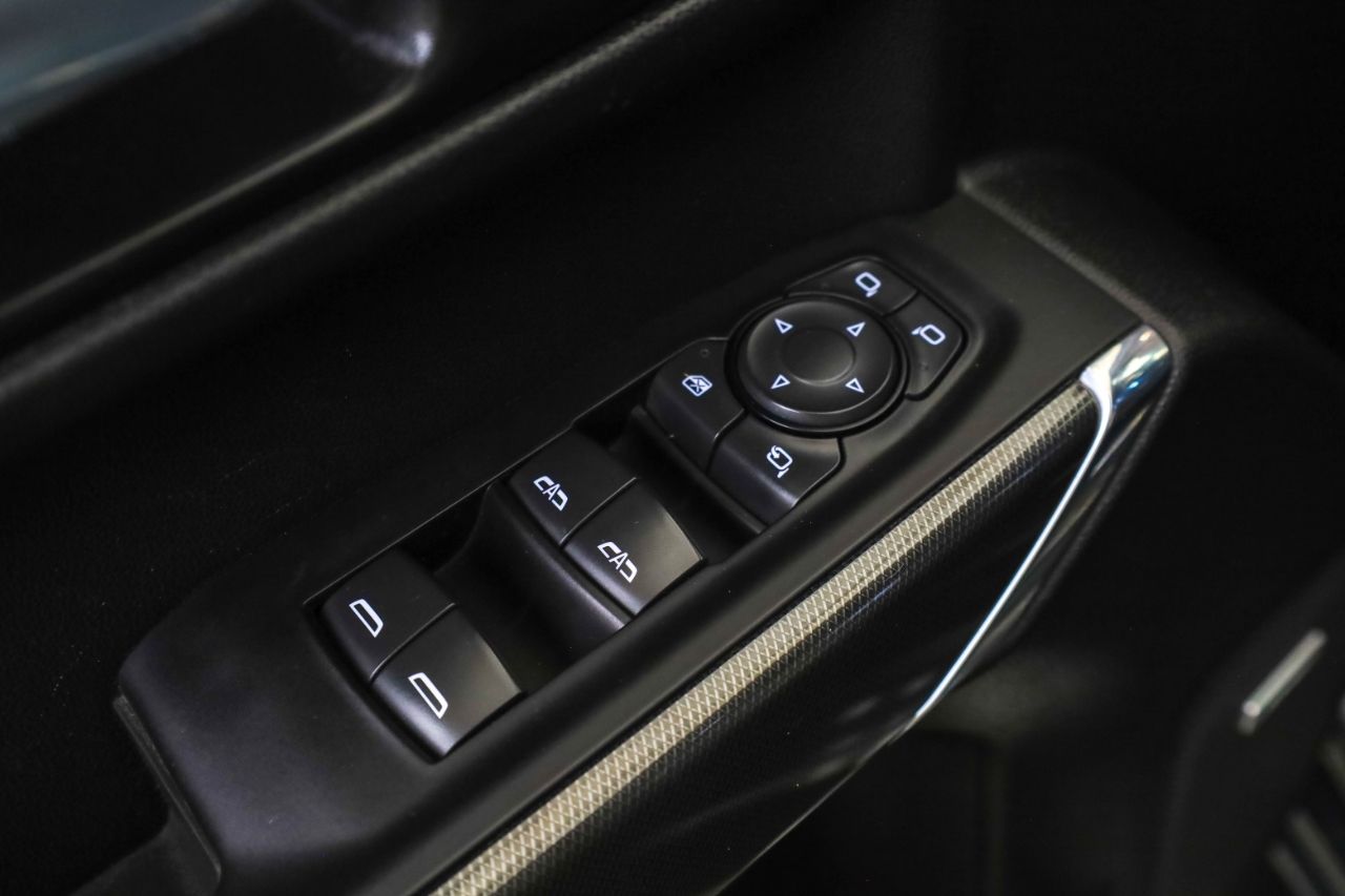 GMC Sierra 1500 4WD Crew Cab 147" AT4 2021