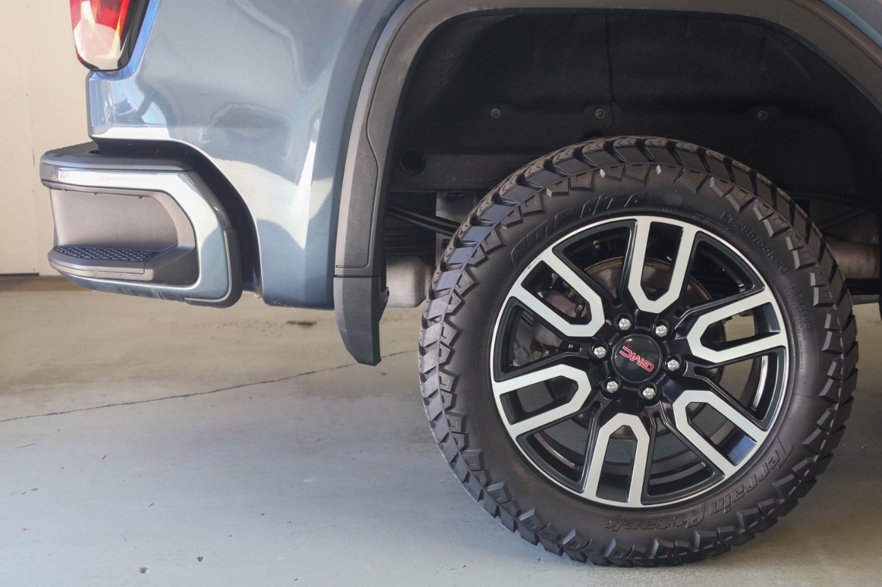 GMC Sierra 1500 4WD Crew Cab 147" AT4 2021