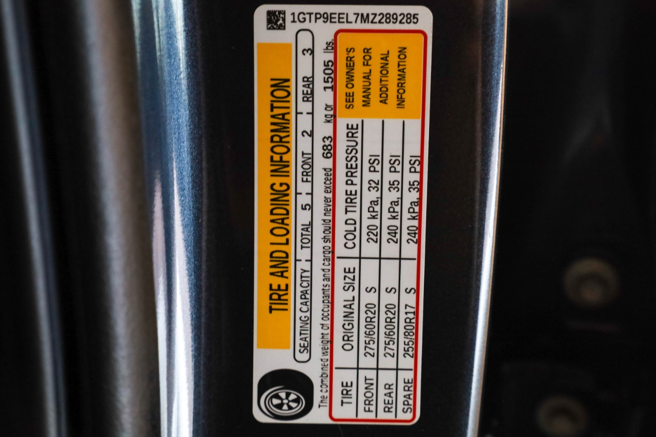 GMC Sierra 1500 4WD Crew Cab 147" AT4 2021