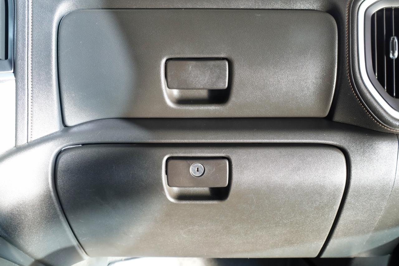 GMC Sierra 1500 4WD Crew Cab 147" AT4 2021