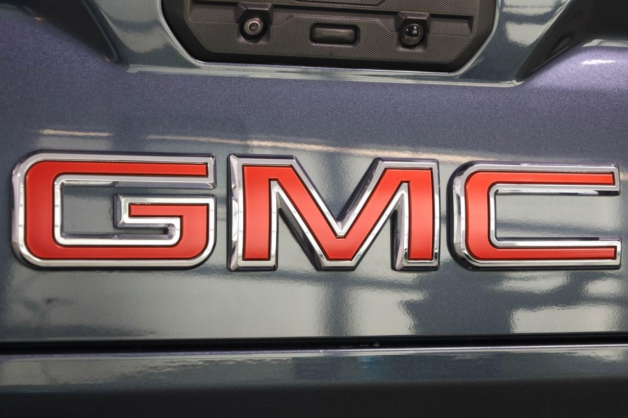 GMC Sierra 1500 4WD Crew Cab 147" AT4 2021
