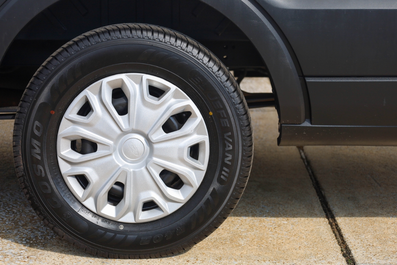 Ford Transit Cargo Van T-350 148" EL Hi Rf 9500 GVWR RWD 2022