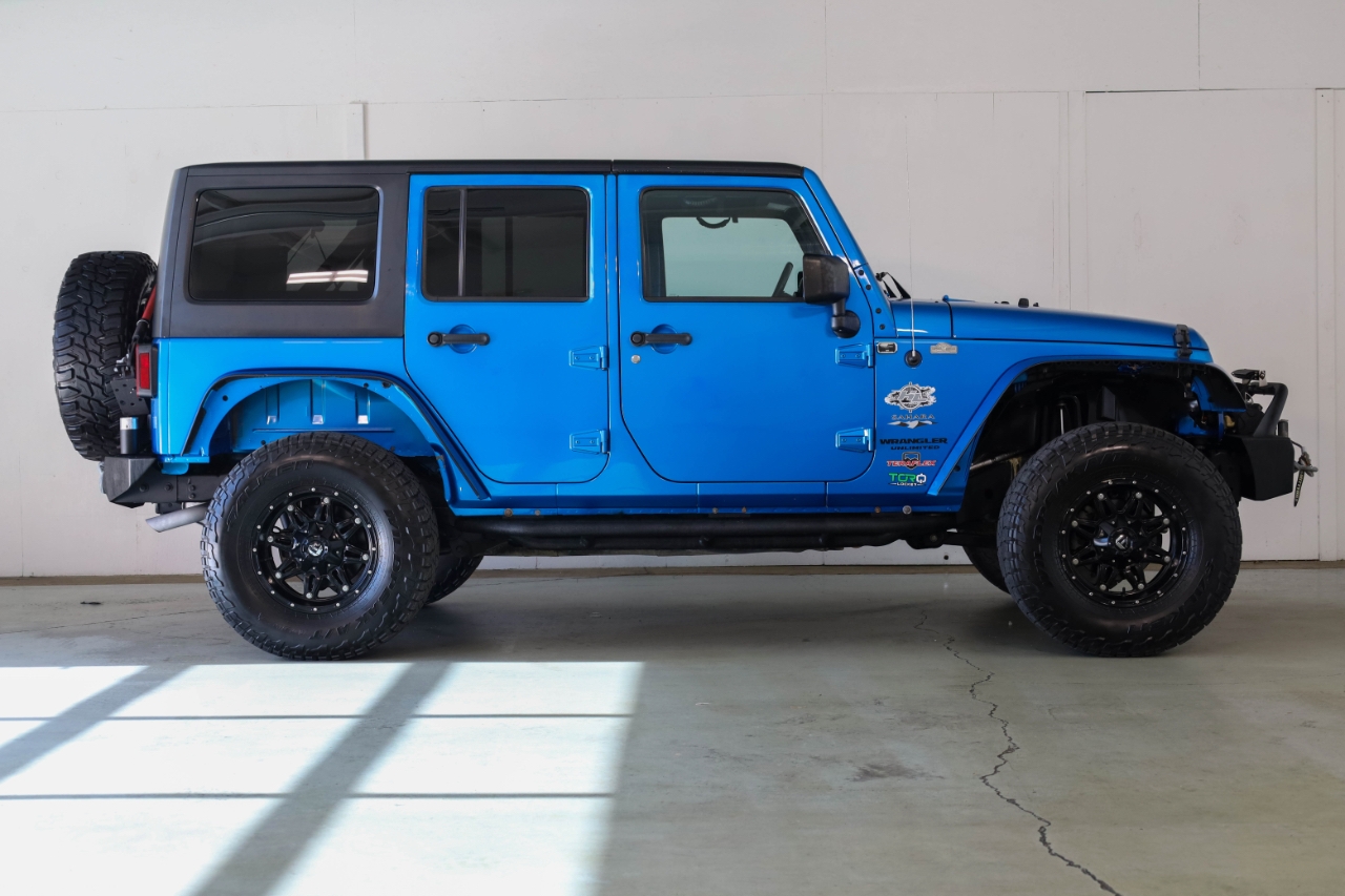 Jeep Wrangler Unlimited 4WD 4dr Sahara 2016