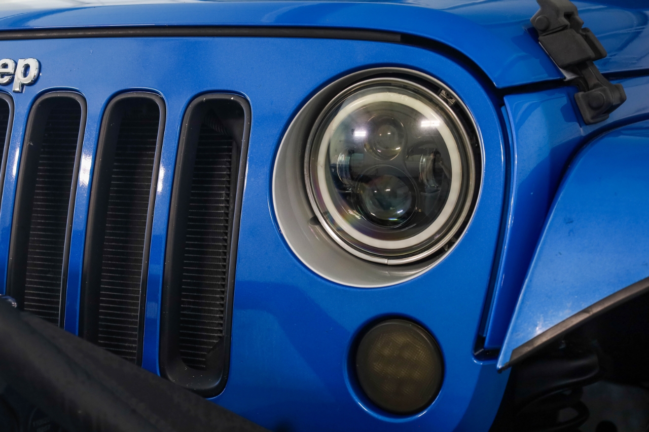 Jeep Wrangler Unlimited 4WD 4dr Sahara 2016