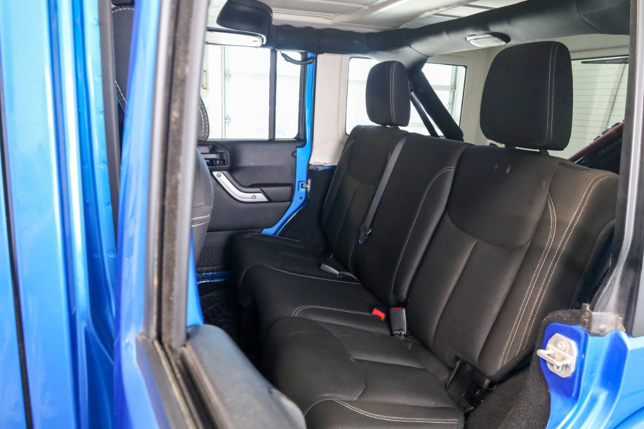 Jeep Wrangler Unlimited 4WD 4dr Sahara 2016