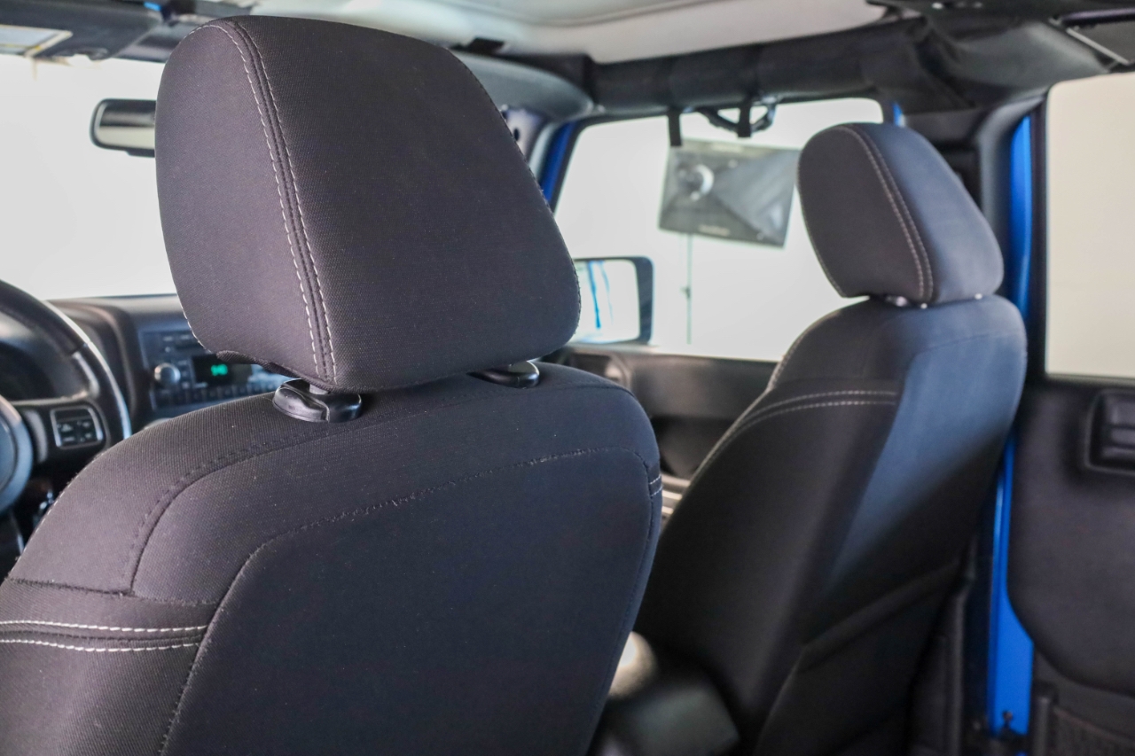 Jeep Wrangler Unlimited 4WD 4dr Sahara 2016