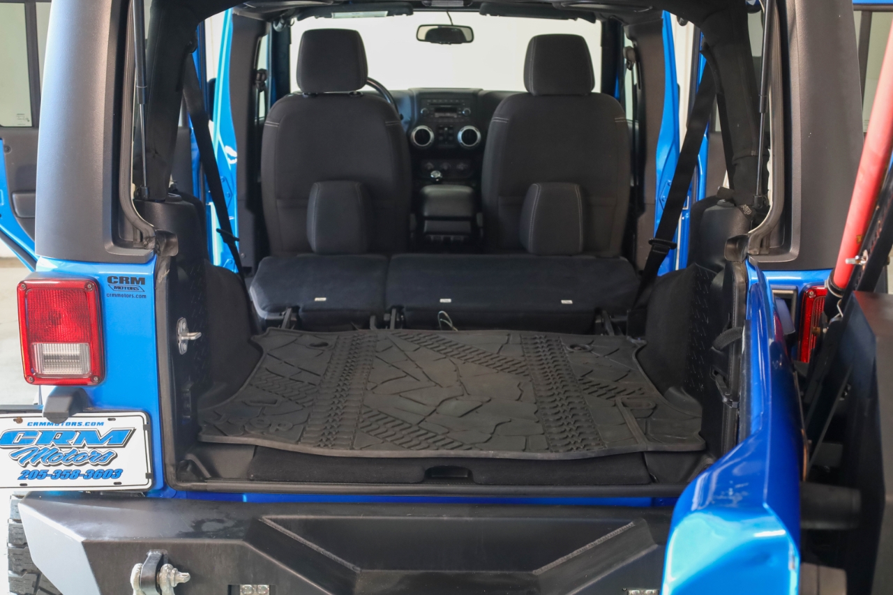 Jeep Wrangler Unlimited 4WD 4dr Sahara 2016