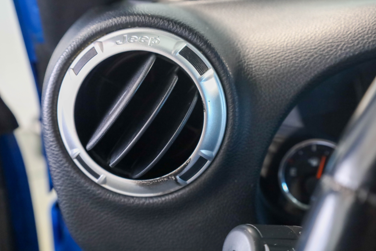 Jeep Wrangler Unlimited 4WD 4dr Sahara 2016