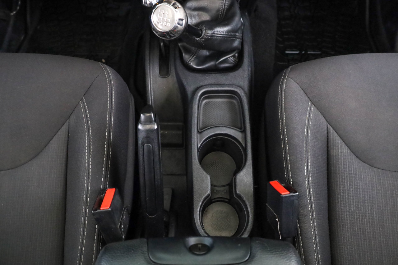 Jeep Wrangler Unlimited 4WD 4dr Sahara 2016