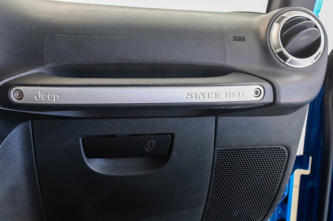 Jeep Wrangler Unlimited 4WD 4dr Sahara 2016