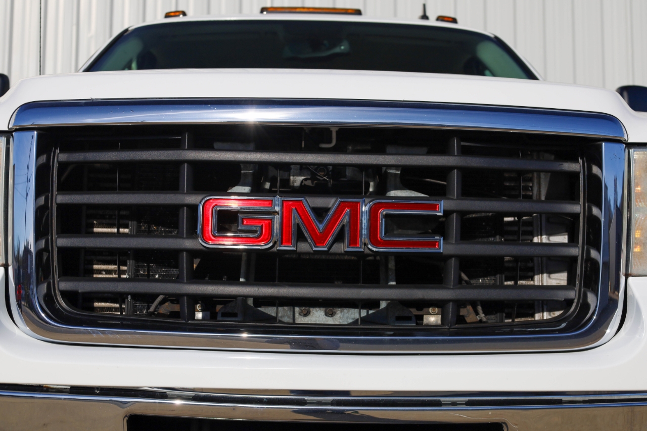 GMC Sierra 3500HD 4WD Crew Cab 167" DRW SLE 2009