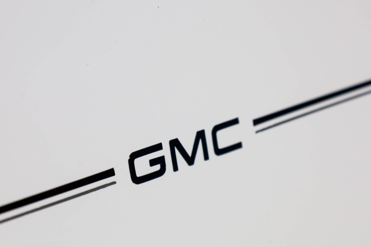 GMC Sierra 3500HD 4WD Crew Cab 167" DRW SLE 2009