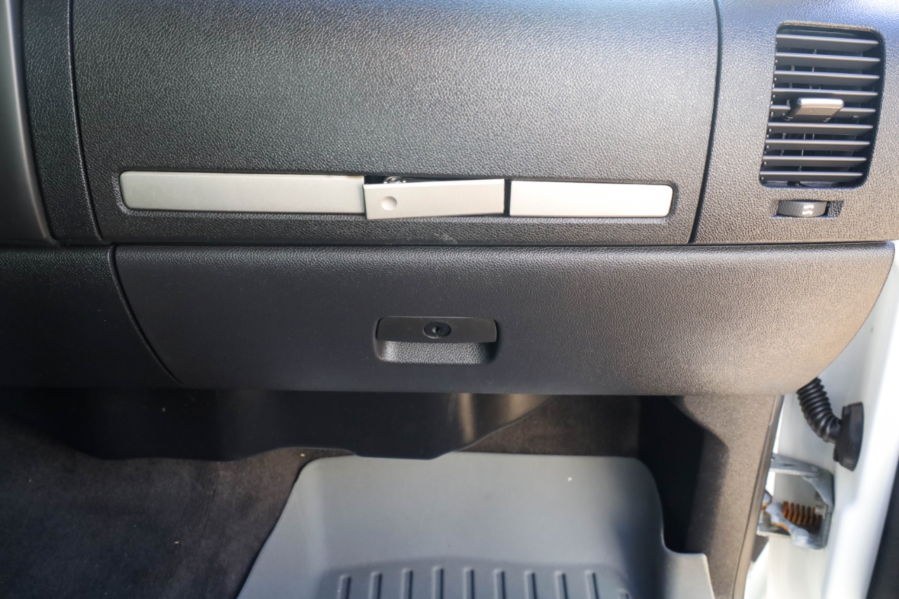 GMC Sierra 3500HD 4WD Crew Cab 167" DRW SLE 2009