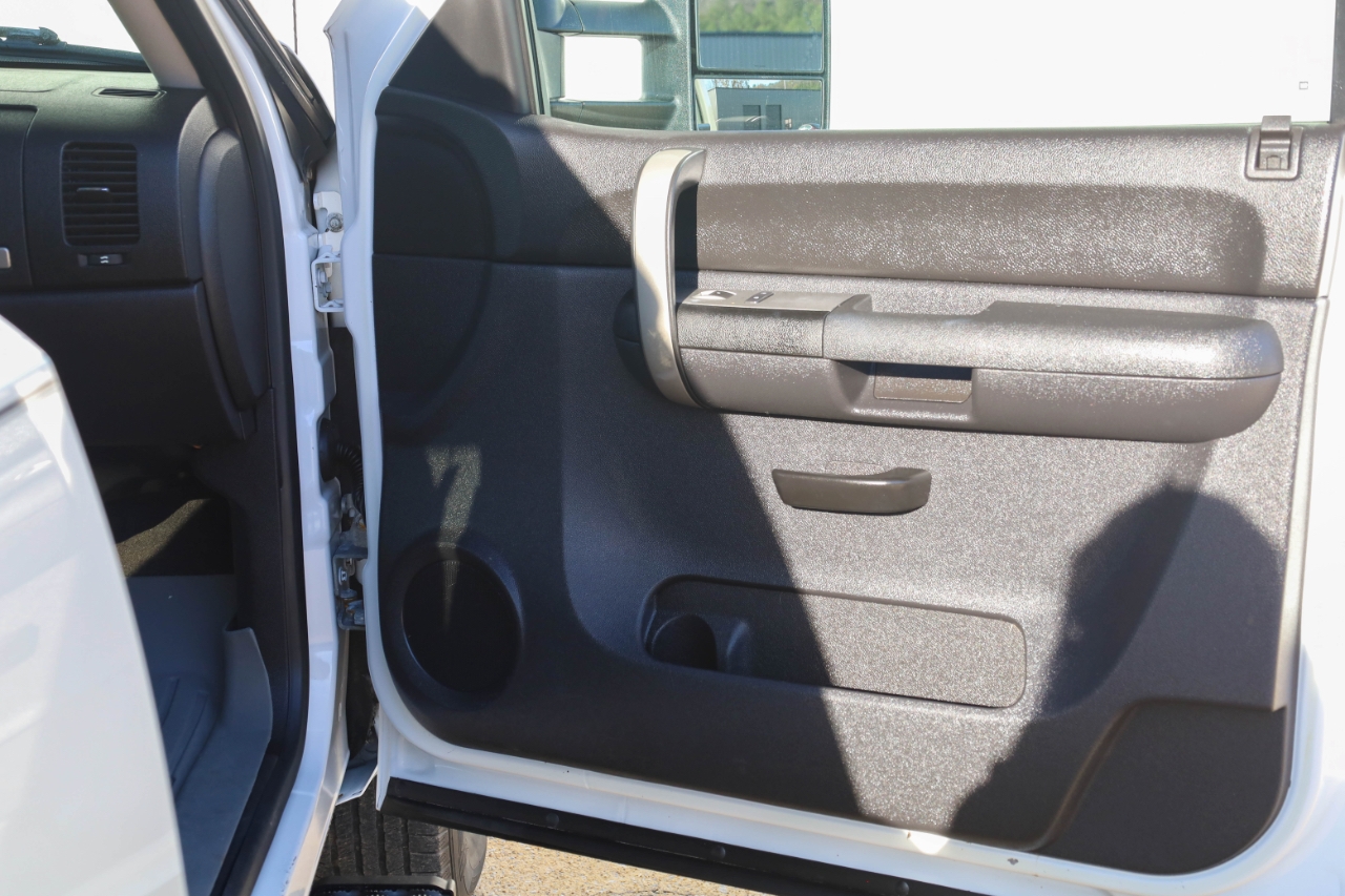 GMC Sierra 3500HD 4WD Crew Cab 167" DRW SLE 2009