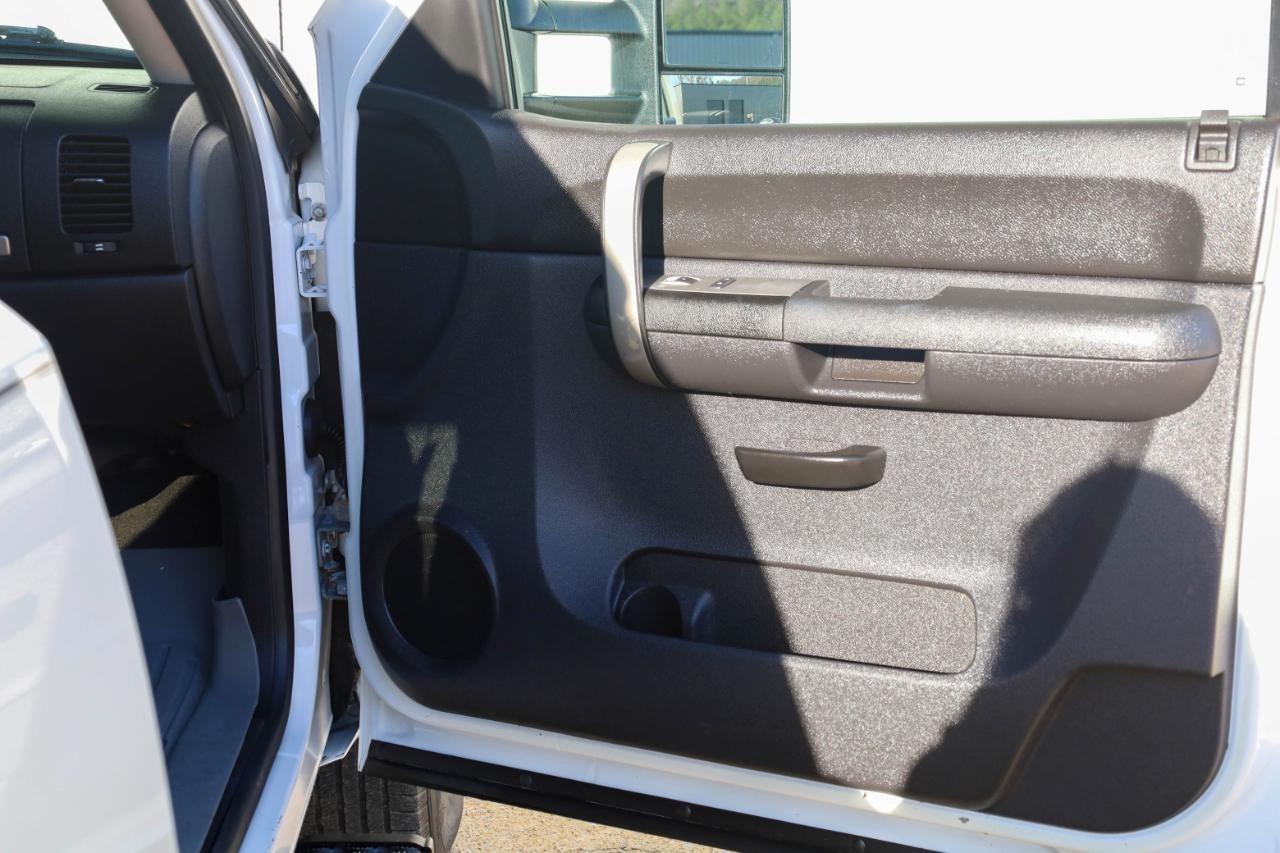 GMC Sierra 3500HD 4WD Crew Cab 167" DRW SLE 2009