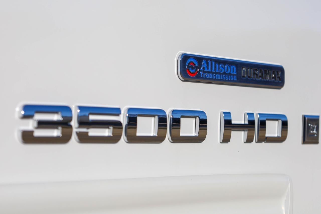 GMC Sierra 3500HD 4WD Crew Cab 167" DRW SLE 2009