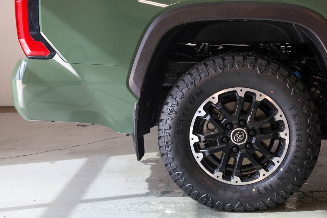 Toyota Tundra 2WD SR5 CrewMax 5.5' Bed (Natl) 2023