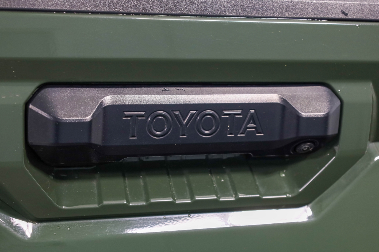 Toyota Tundra 2WD SR5 CrewMax 5.5' Bed (Natl) 2023