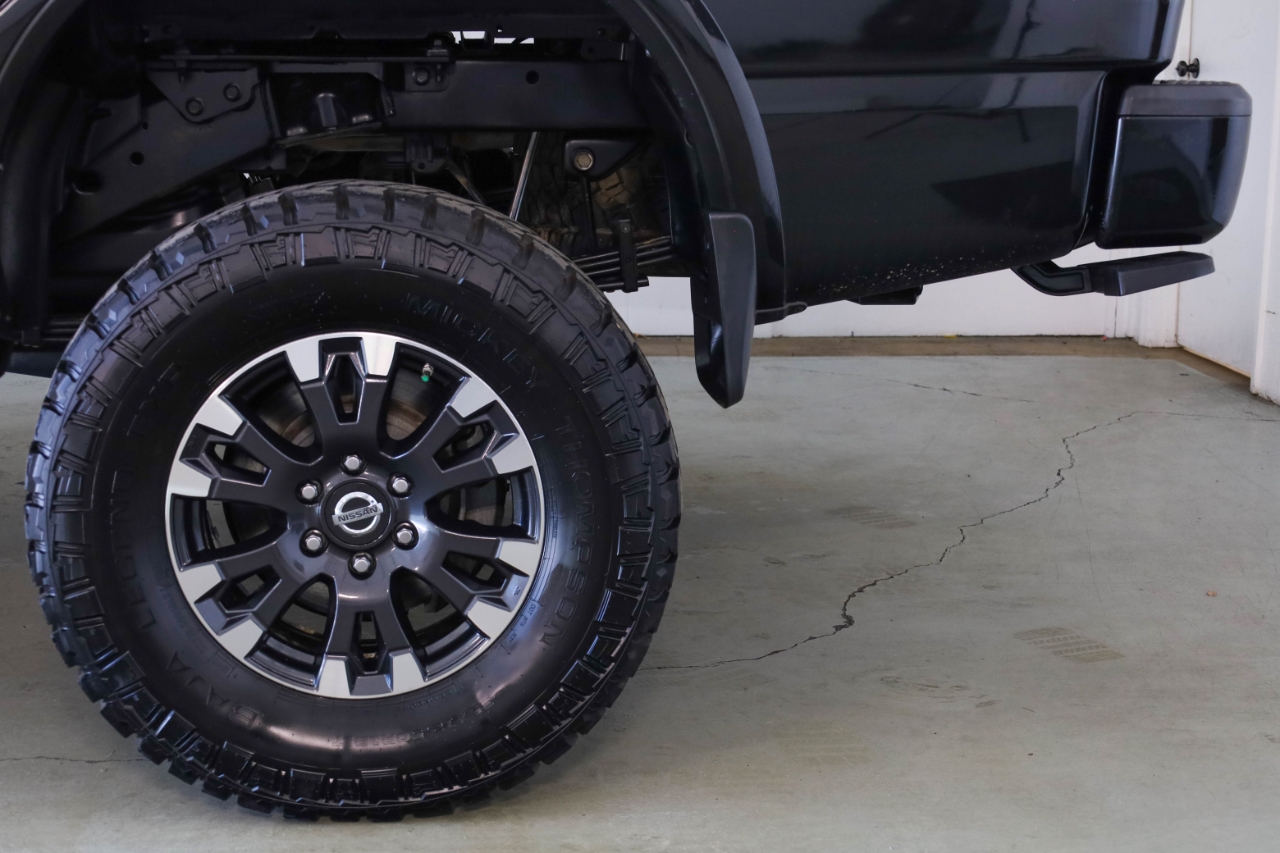 Nissan Titan XD 4x4 Gas Crew Cab PRO-4X 2019