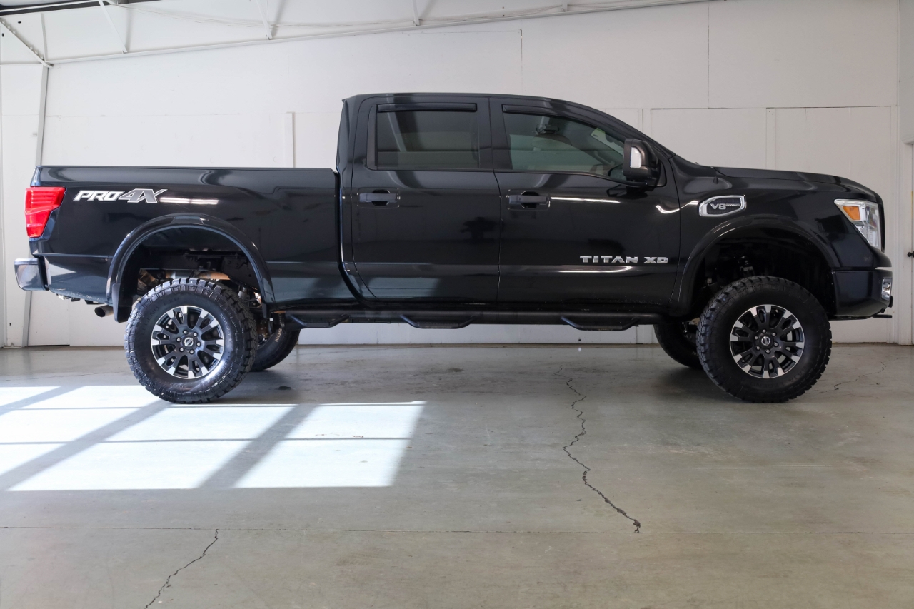 Nissan Titan XD 4x4 Gas Crew Cab PRO-4X 2019