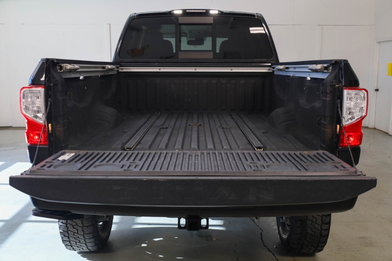 Nissan Titan XD 4x4 Gas Crew Cab PRO-4X 2019