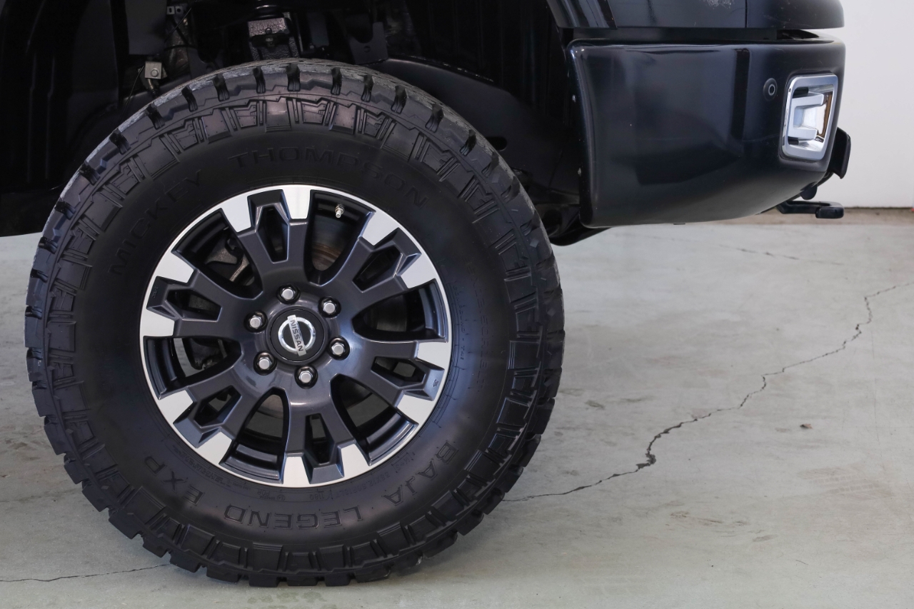 Nissan Titan XD 4x4 Gas Crew Cab PRO-4X 2019